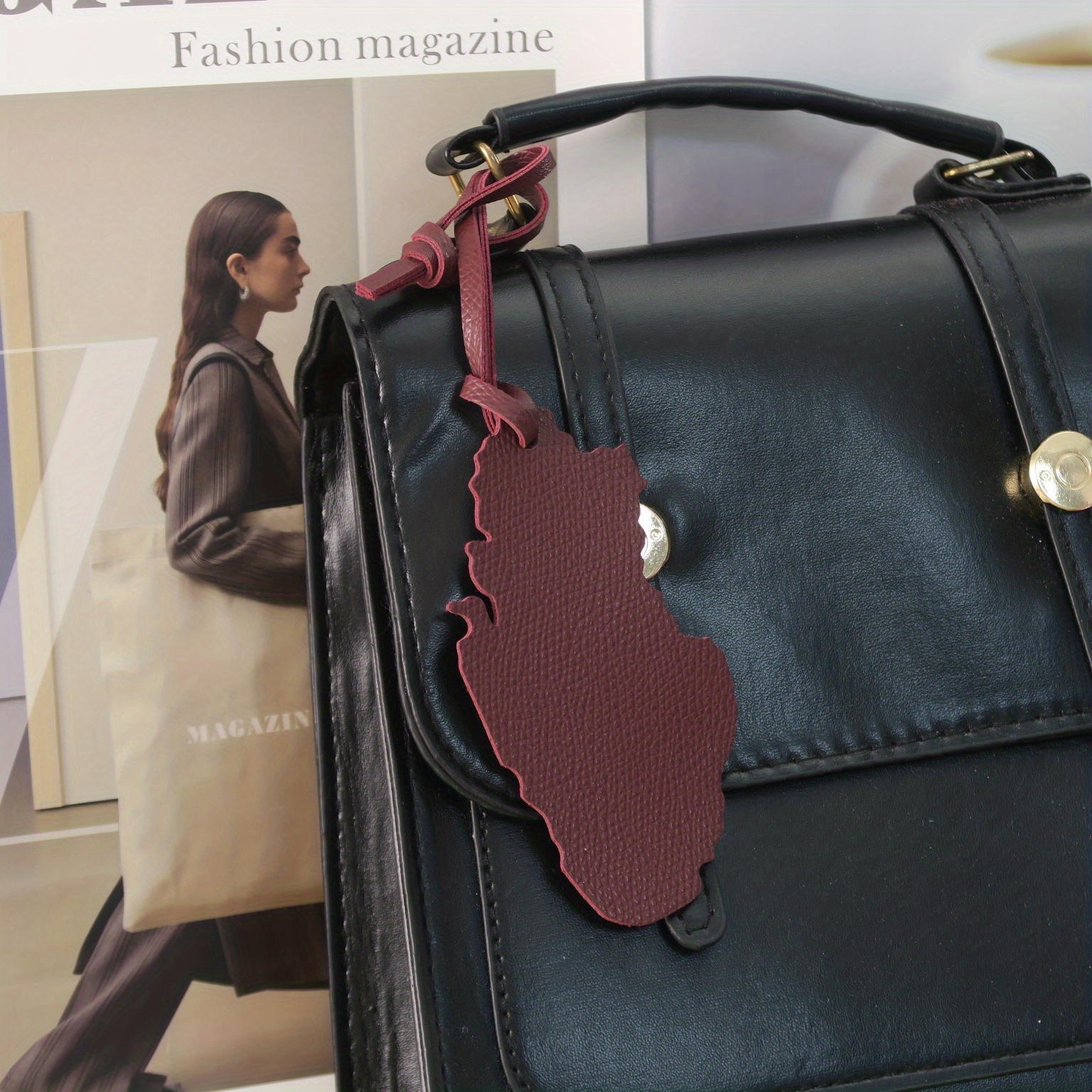 Car Accessories Qatar - Qatar Map PU Leather Charm -